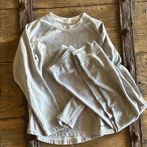 Patagonia Kids Gray Long Sleeve and Pants Set